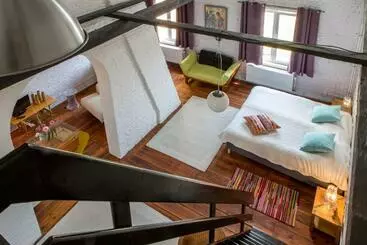 Bed and Breakfast Les Greniers De Madelgaire