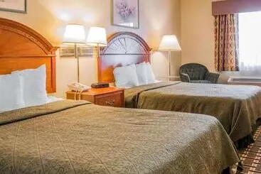 בית מלון כפרי Quality Inn Grand Rapids North