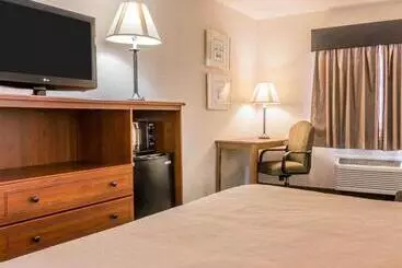 호텔 Quality Inn Grand Rapids North