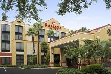 هتل Ramada By Wyndham Suites Orlando Airport