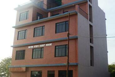 Hotel Seven Steps Guest House
