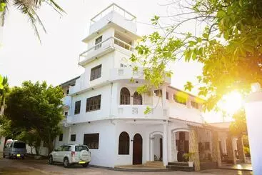 Hotel Shanthi Beach Resort