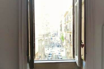 Jonathan Hostel & Guesthouse