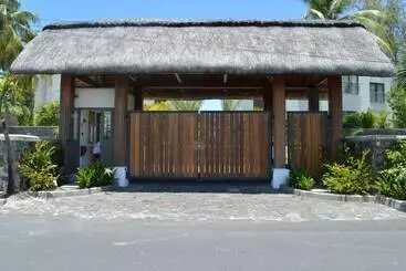 Rose Des Sables Beachfront Apartments