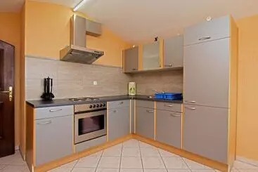 ツーリストアパートメント Apartments Denis 19