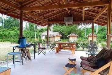 هتل Samui Caravans Hill Camp