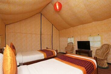 בית מלון כפרי Swiss Camps By Oyo Rooms