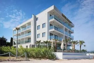 Kaneo Beach Hotel Novalja