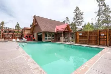 آپارتمان Four O Clock Lodge