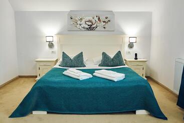 بنسيون Boutique Hotel Casa Medievala