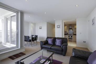 ホテル Ur Stay Apartments Freemens Meadow