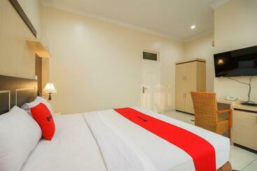 Reddoorz Plus @ Hotel Sempurna Watervang Lubuk Linggau