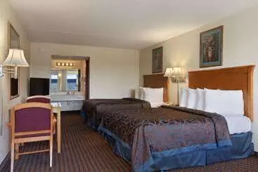 בית מלון כפרי Days Inn By Wyndham Salina South