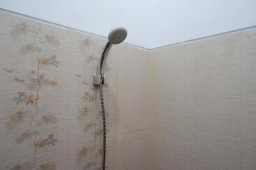 Pensión Reddoorz Syariah Near Stasiun Tegal