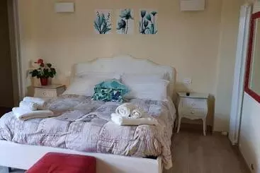 ベッドアンドブレックファースト Gli Oleandri