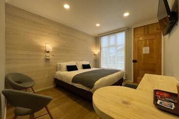 فندق Hostal Boutique Puerta Roja