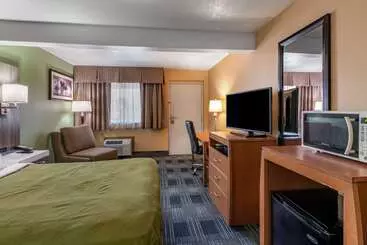 호텔 Quality Inn