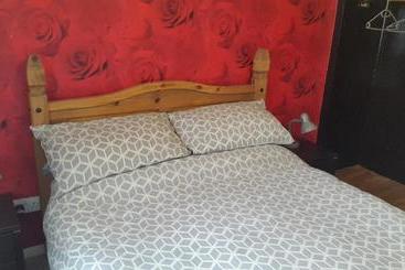 민박 The Monk & Tipster