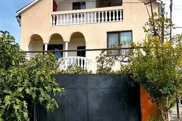 بنسيون Family Guesthouse   Macharashvili