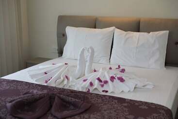 تختخواب و صبحانه Akbük Taş Otel