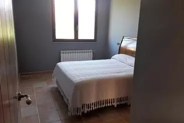 Hostel Val De Samos