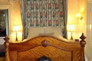 Отель Camellia Inn