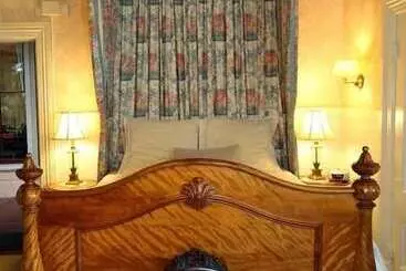 فندق Camellia Inn