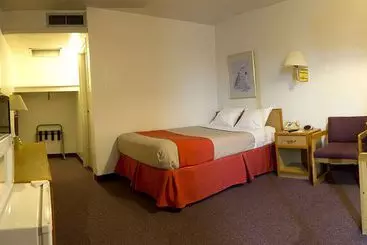 ホテル Capitol Inn & Suites