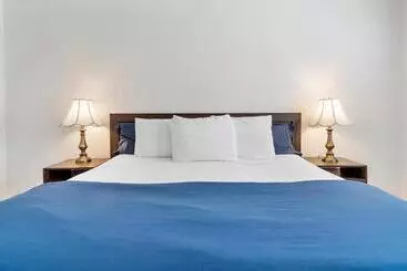 Hotelli Carlin's Cottage Court