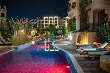 ホテル Menada Harmony Suites X