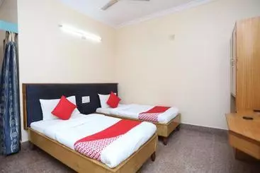 Hotel Oyo 40636  Kama S Inn
