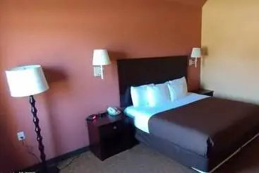 هتل Shary Inn And Suites