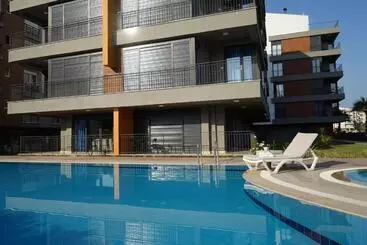 Aparthotel Mene Suites