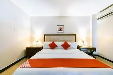 ホテル Capital O 176 Bliss