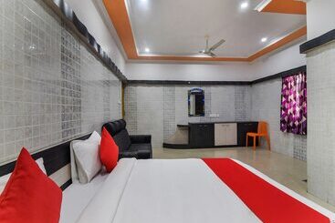 Hotel Oyo 30545 Jeevan Park