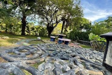 Bed and Breakfast Planet B Hostel   Adults Only