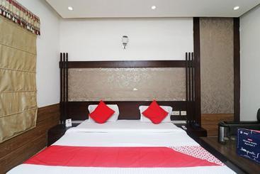 هتل Oyo 24614 Vishwas Residency