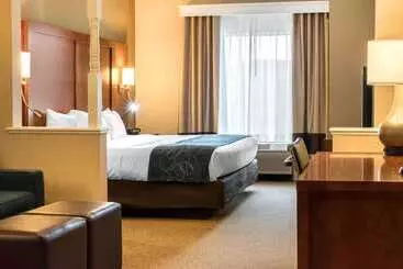 Отель Comfort Suites Scranton Near Montage Mountain