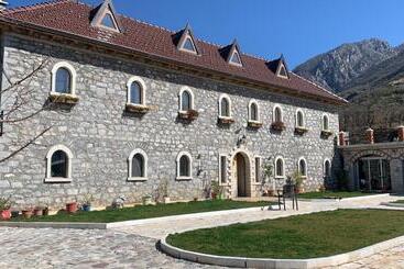 膳宿费 Bujtina Gjana