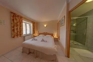 Hotelli Logis   Hôtel & Restaurant L Envie Des Mets