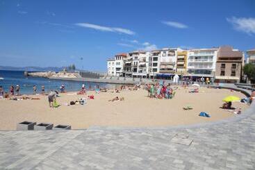 هتل Jardi De Pedra