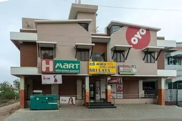 Pensjonat Oyo 29278 Sri Laya Guest House