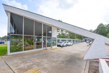 هتل Valdosta Ga N Ashley St