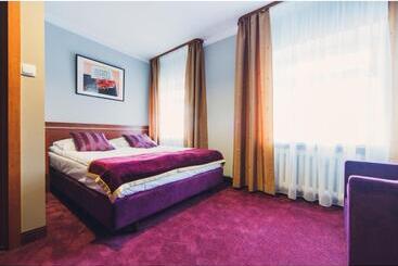 هتل Chmielna Warsaw