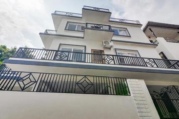 Pensionat Oyo Home 49287 Modern Stay Premnagar