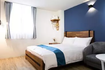 هتل آپارتمان Mulan Light Inn