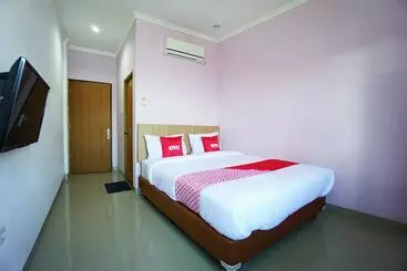 Hotel Oyo 1573 Mahera Residence