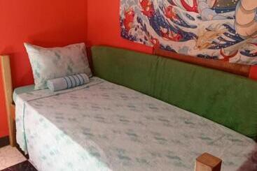 تختخواب و صبحانه Toga Guest House