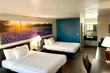 酒店 Days Inn & Suites By Wyndham   Canton First Monday Trade Days