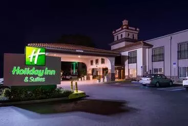 בית מלון כפרי Red Roof Inn Plus & Suites Tampa